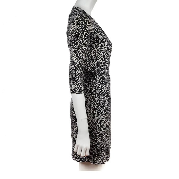 *SOLD*  - Diane Von Furstenberg Naoki Wrap Dress - size 6 - Picture 2 of 5